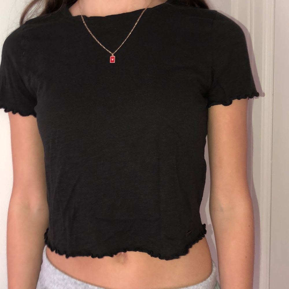 Cute black tee!